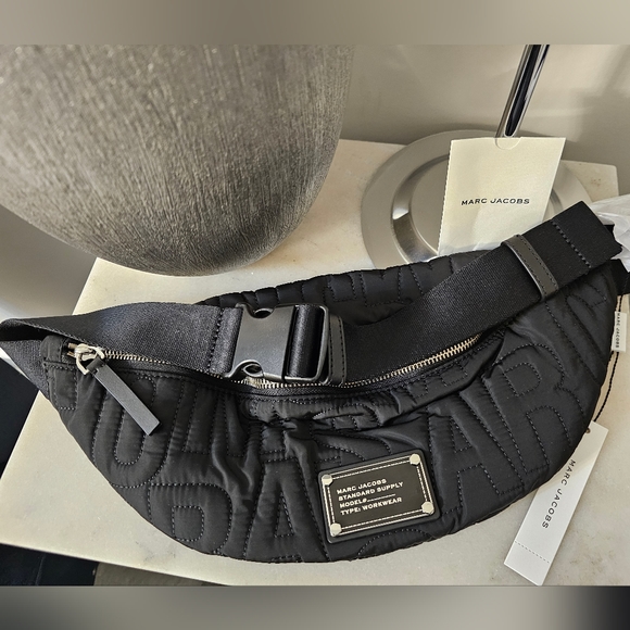 Marc Jacobs Black Belt Bag - Picture 7 of 7